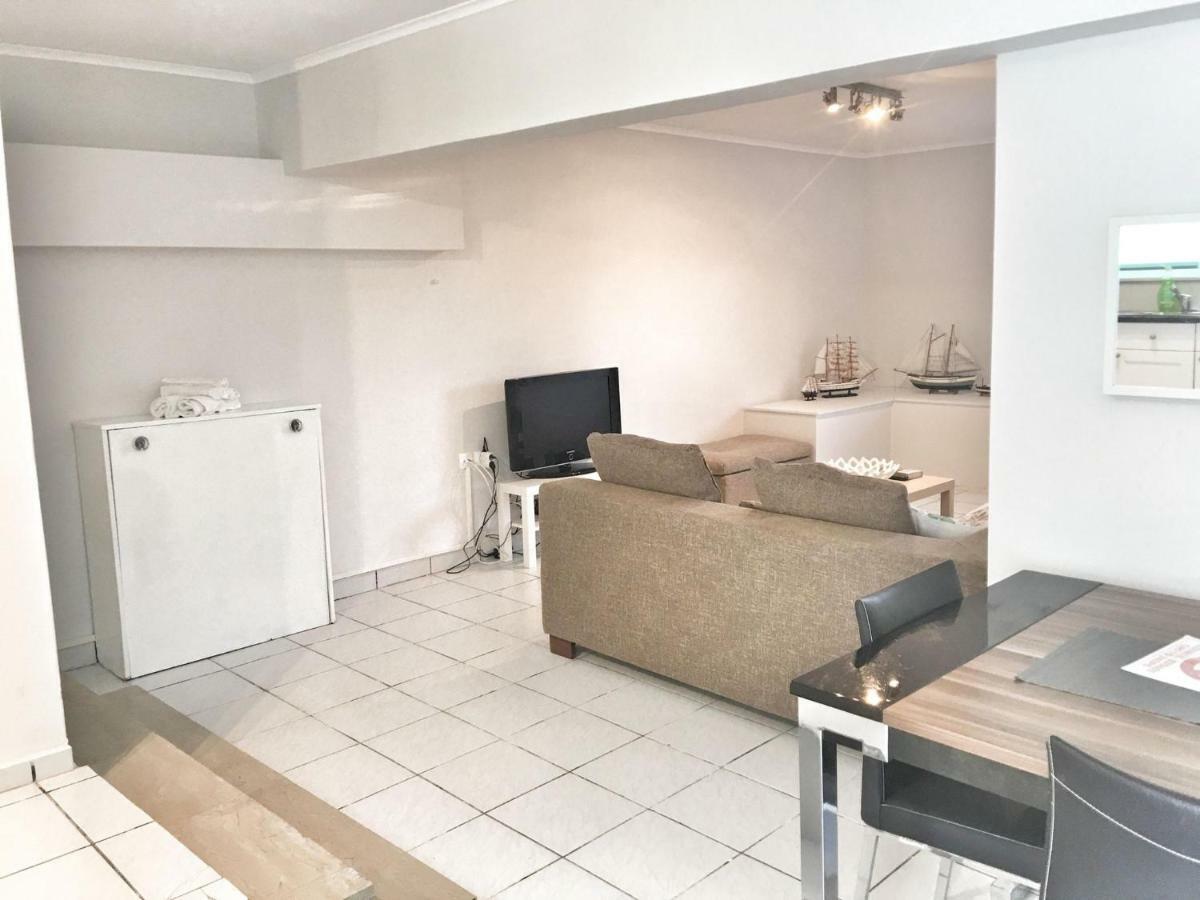 Renovated Apt 100M From Beach Wifi Ac Anavyssos Ngoại thất bức ảnh